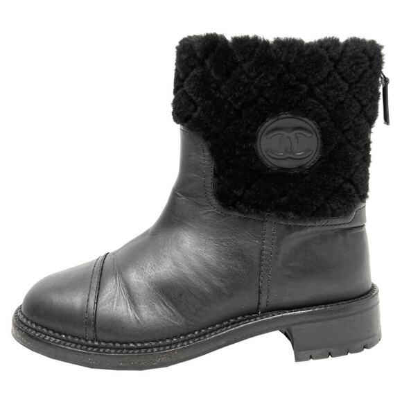 Chanel Black Leather Cap-Toe Shearling Quilted Boots – Size 39.5 - Picture 1 of 10